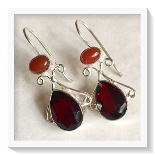 ***GORGEOUS***ONE OF A KIND CARNELIAN, GARNET GEMSTONE .925 SILVER EARRINGS.