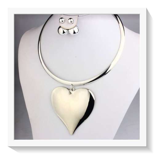 STUNNING HEART CHOKER SILVER NECKLACE AND EARRINGS SET