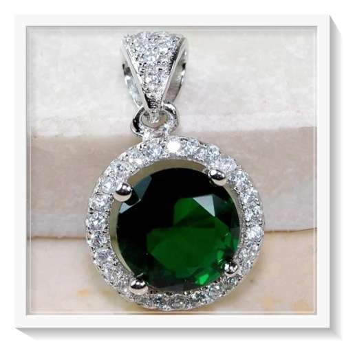 1 CT EMERALD QUARTZ ,WHITE TOPAZ GEMSTONE IN 100% SOLID SILVER PENDANT