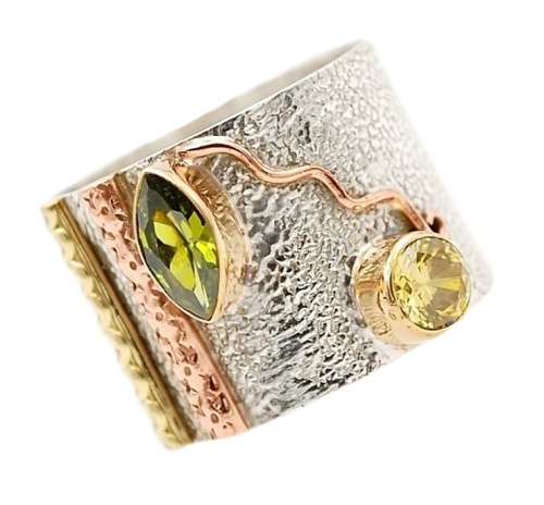 THREE TONE  NATURAL PERIDOT GEMSTONE  SOLID .925 STERLING SILVER RING SIZE 9.5