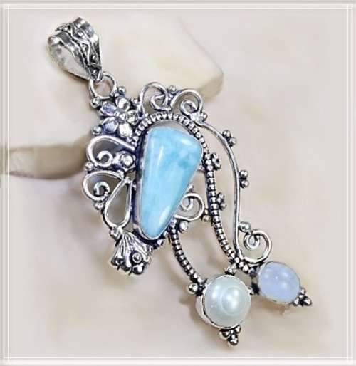 ARTY FEATURE  PIECE NATURAL CARIBBEAN BLUE LARIMAR .925 STERLING SILVER PENDANT