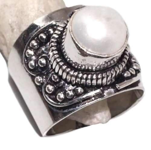 Handmade White River Pearl set in .925 Sterling Silver Plated Antique Style Ring Size US 8 or Q