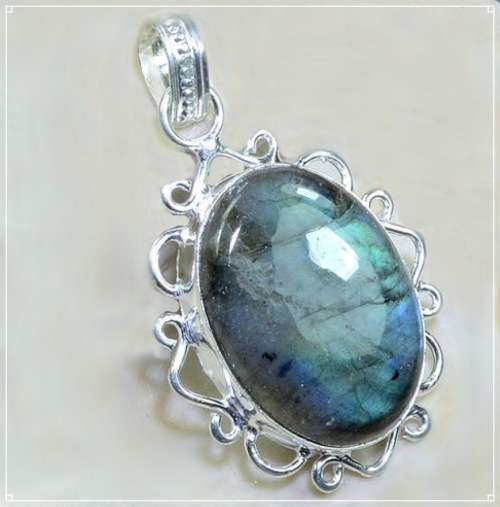 Natural Labradorite Oval Gemstone set in .925 Sterling Silver Plated Antique Style Pendant