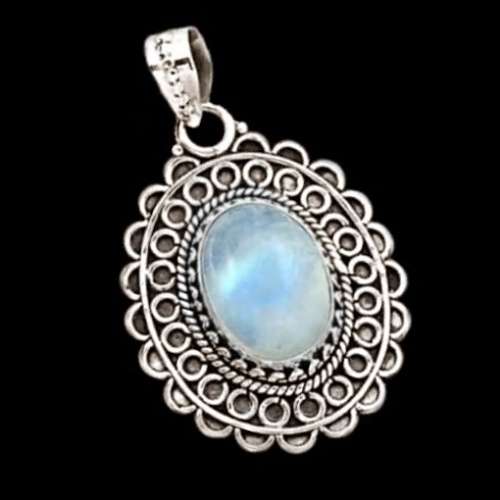 6.16 cts Natural Rainbow Moonstone Oval set in Antique Style Solid .925 Sterling Silver Pendant