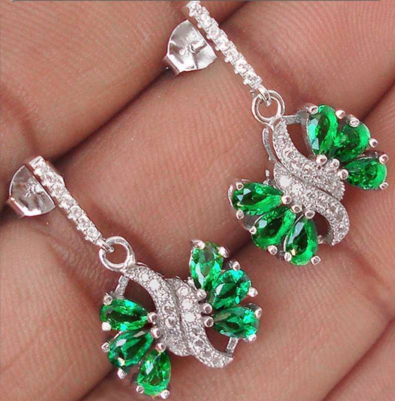 Breathtaking AAA+ Nano Emerald ,white Topaz Gemstone in Solid .925 Silver Pendant and Earrings