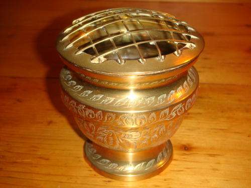 Brass flower aranger