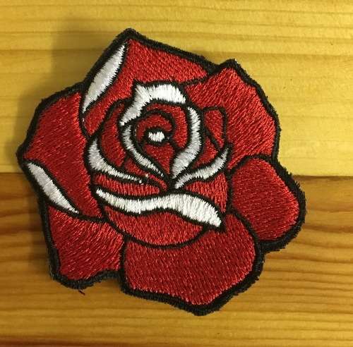 BDG241 Single rose badge patch