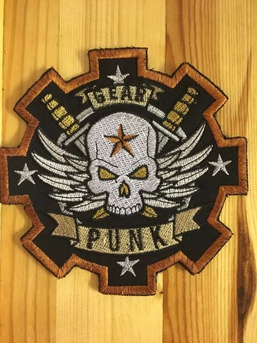 L05 Large Gear Punk skull badge 160mm x 160mm