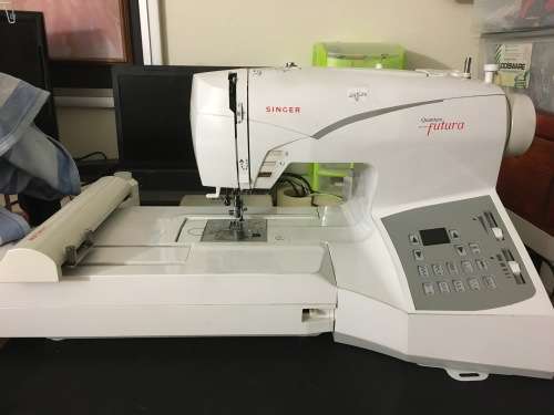 Singer Futura CE200 combination Embroidery and Sewing machine with accessories