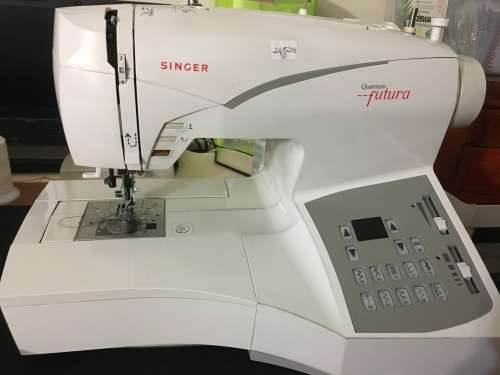 Singer Futura CE200 combination Embroidery and Sewing machine with accessories