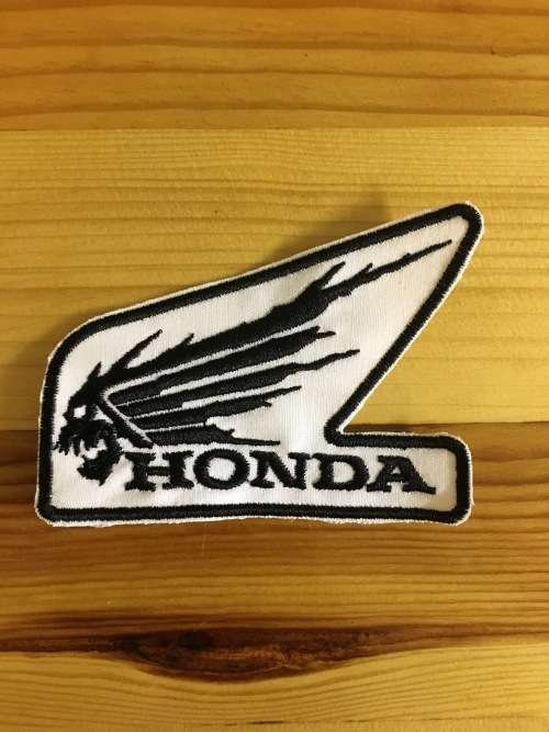 BDG598 Honda skull in black badge patch