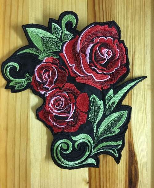 BDG480 Roses badge patch   18cm x 17.5cm