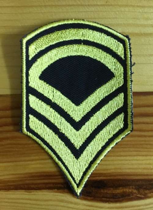 BDG695 Yellow seargent stripes patch badge on black