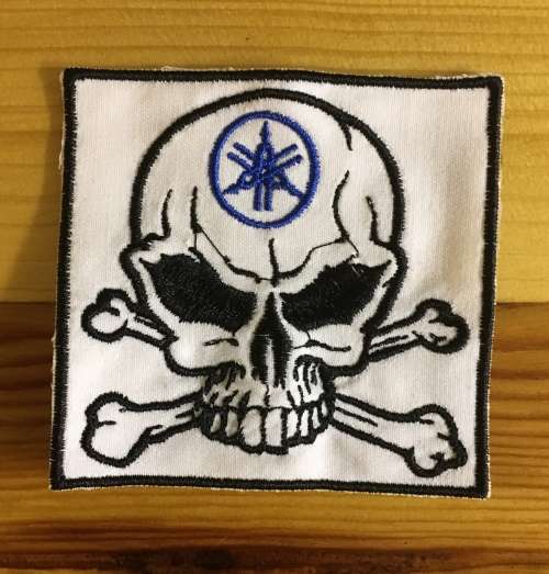BDG721 Yamaha Skull square badge patch