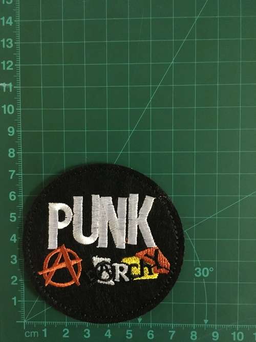 BDG792 Punk badge patch