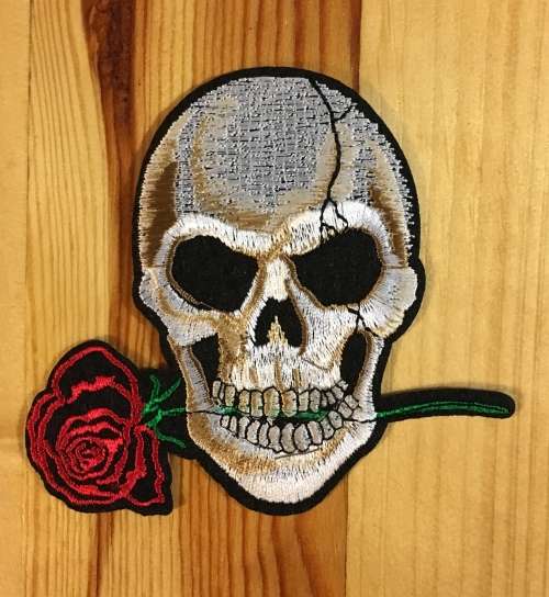 BDG917 Skull with rose badge patch