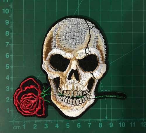 BDG917 Skull with rose badge patch