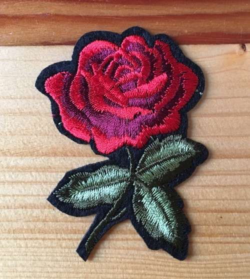 BDG929 Rose badge patch
