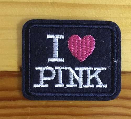 BDG835 I love pink badge patch small