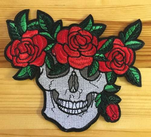 BDG837 Larger size skull with flowers on head 13.5cm x 14cm