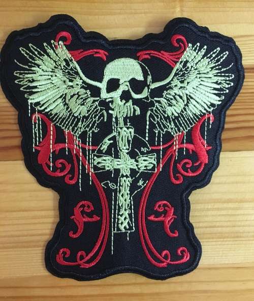 BDG949 Skull with cross and wings patch badge 15.5cm x 15cm