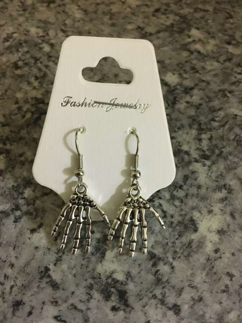 Skeleton hand earrings nickle Design 8