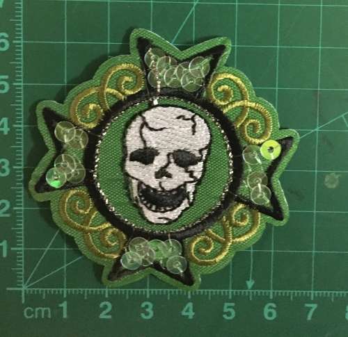 R20 bargain skull with sequins patch