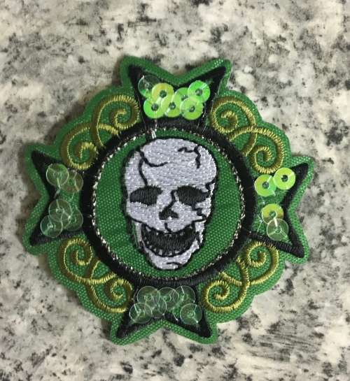 R20 bargain skull with sequins patch