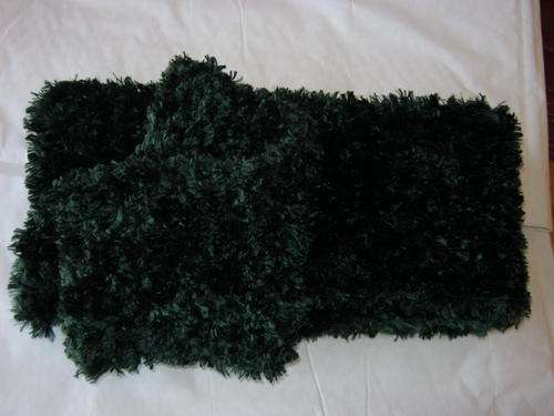 FANTASTIC HUNTERS GREEN HAND KNIITTED SCARF