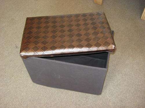 FANTASTIC FOLDING STORAGE / OTTOMAN