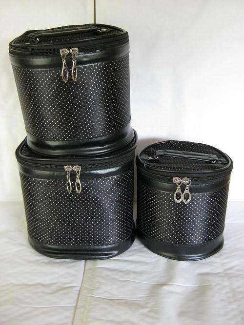 STUNNING NEW DESIGN 3 FOR THE PRICE OF 1 VANITY / COSMETIC BAGS
