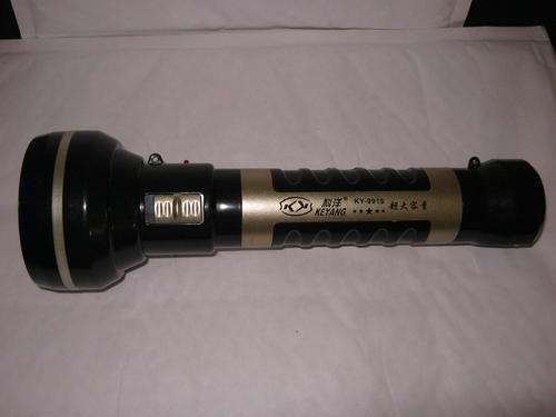 LED RECHARGEABLE SUPER TORCH