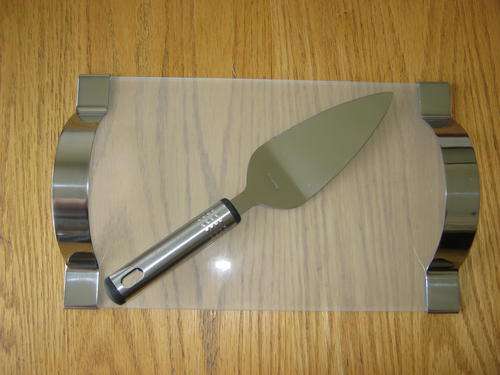 2 PIECE CAKE TRAY WITH TEMPERED GLASS AND SERVER