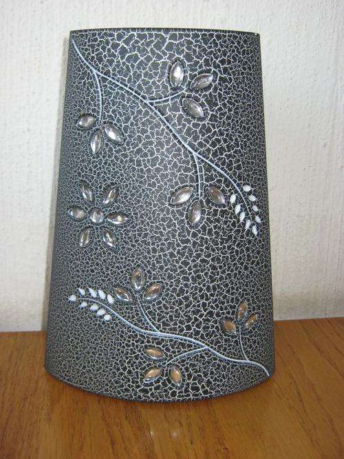 DECORATIVE VASE WITH CRYSTAL FLOWER DESIGN