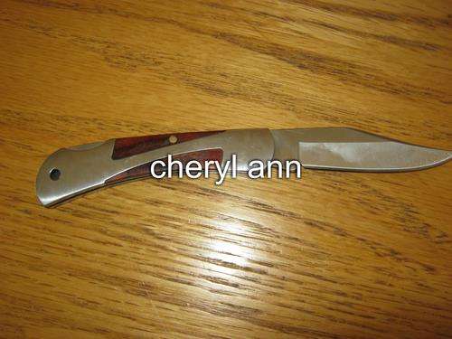 HANDY FOLDABLE KNIFE