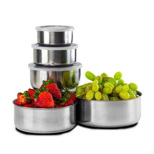 SET OF FIVE STAINLESS STEEL BOWLS WITH PLASTIC LIDS