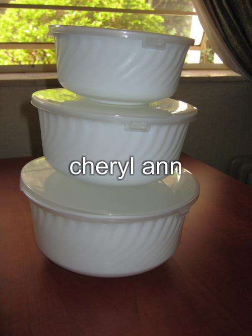3 PIECE HEAT RESISTANT OPAL GLASSWARE WITH PLASTIC SNAP ON LIDS