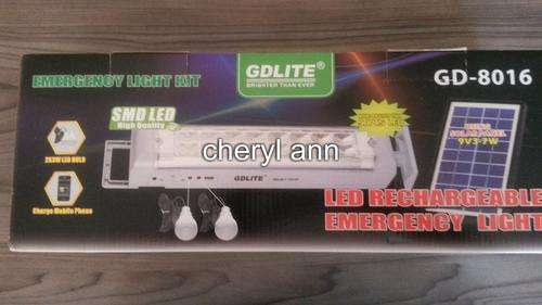 SOLAR POWERED EMERGENCY LIGHT KIT WITH LED LIGHT AND TWO BULBS