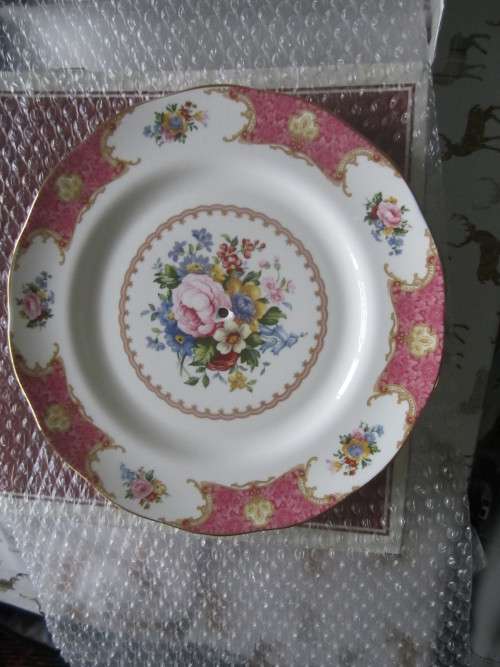 ROYAL ALBERT LADY CARLYLE CAKE STAND (ONE TIER)