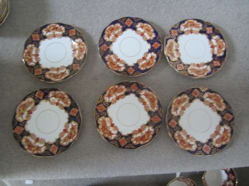 ROYAL ALBERT HEIRLOOM SALAD DESSERT PLATES X 6 DIAMETER 8 INCHES
