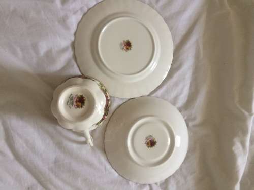 ROYAL ALBERT OLD COUNTRY ROSE TRIO, TEA CUP, SAUCER, TEA PLATE