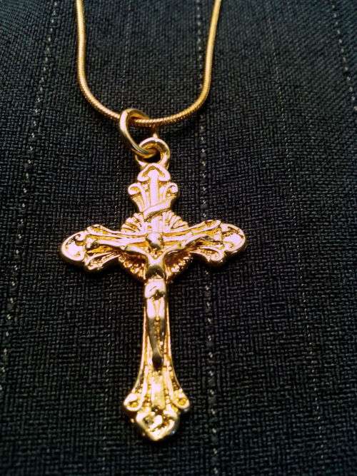 GOLD PLATED LADIES FASHION CRUCIFIX PENDANT AND CHAIN  **STOCK ON HAND**