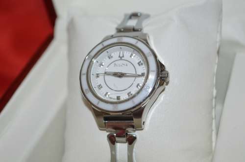 Bulova Ladies Diamond Fashion Quartz 98P124 (Secondhand) watch
