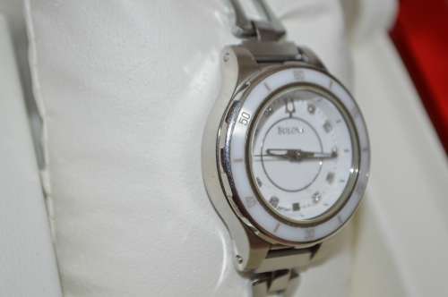 Bulova Ladies Diamond Fashion Quartz 98P124 (Secondhand) watch