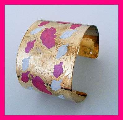 GORGEOUS GOLD CUFF BRACELET