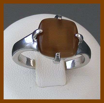 SIZE: 8 - BROWN CATS EYE