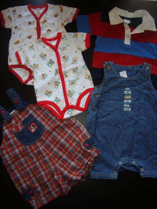 Boys Clothing 2x Dungarees, 2x Baby grows 1x Top - 6-12 Months
