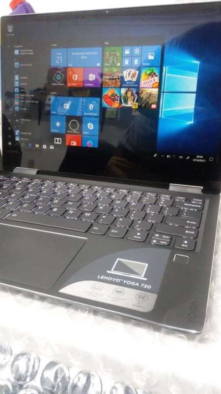 Demo - Lenovo Yoga 720 13.3" i5,8GB DDR4,256GB SSD,Win/10 Home,12 Months Warranty