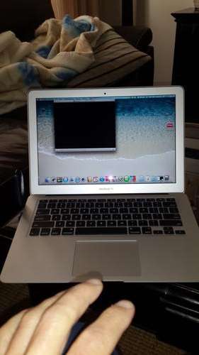 Apple Macbook Air 13 inch !!!! LIKE NEW!!!!! ++ Apple USB Super DVD Drive