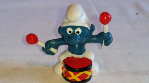 1966 SCHLEICH 20009 -  DRUMMER SMURF - MADE IN HONG KONG